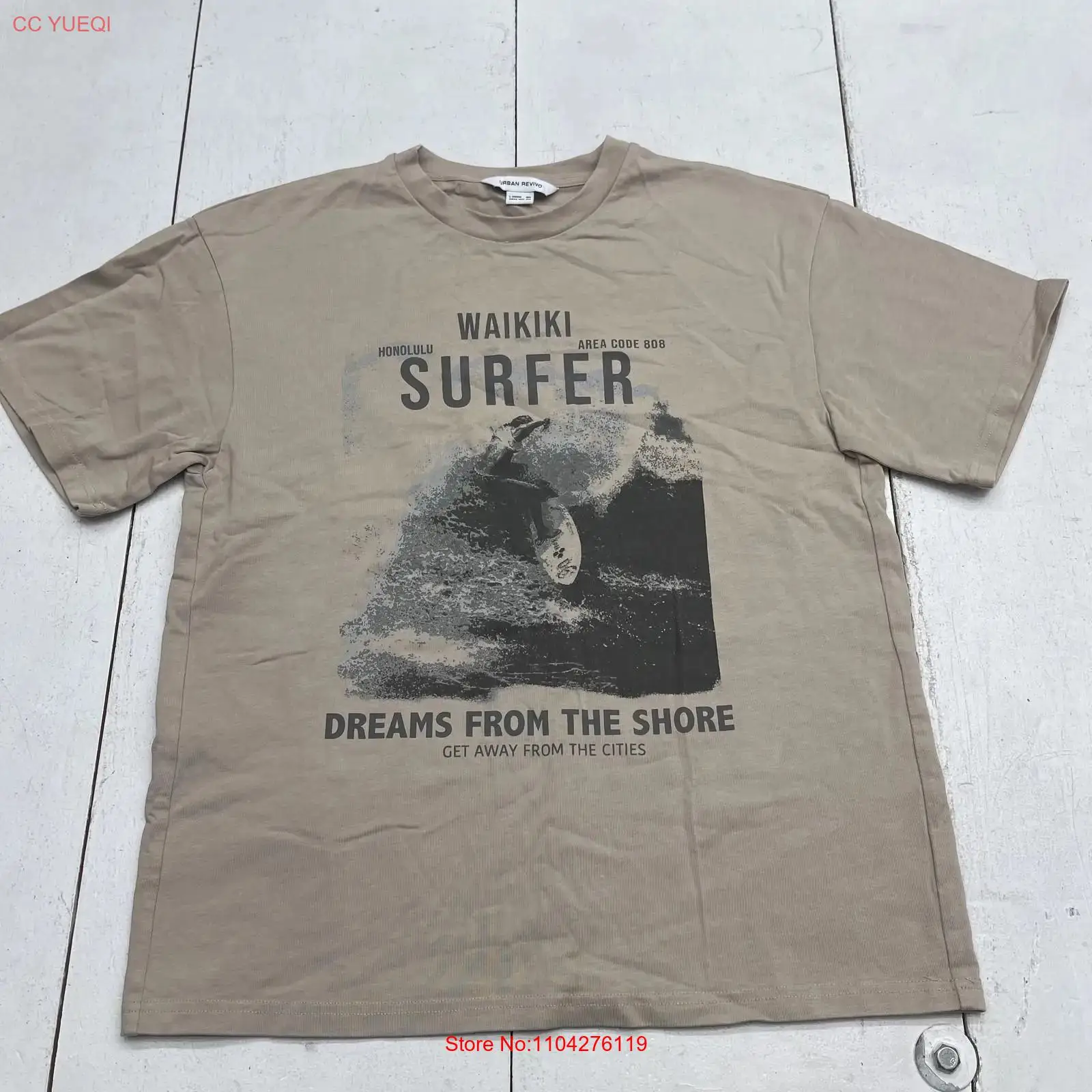 URBAN REVIVO Waikiki Surfer T  - Mens Fashion Urban ulasan dan harga